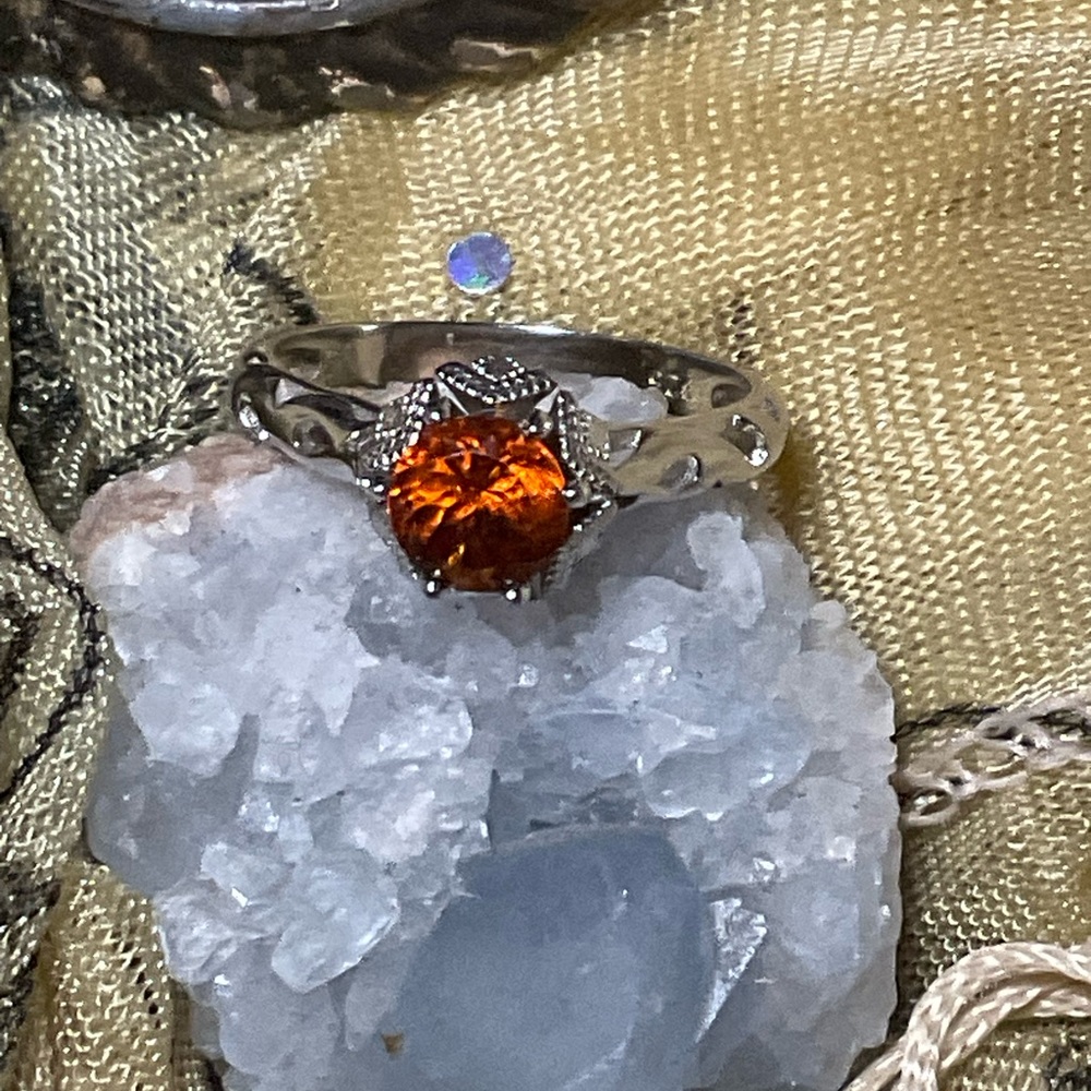 Garnet ring - Picture 3 of 8